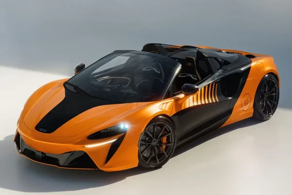 Only ten cars worldwide: McLaren unveils secret World Champion project