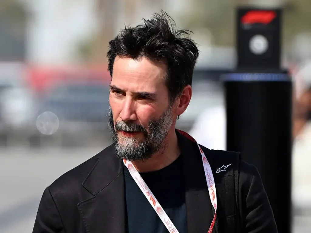 Foto zur News: Hollywood trifft F1: Keanu Reeves begleitet Cadillac zum ersten Rennen