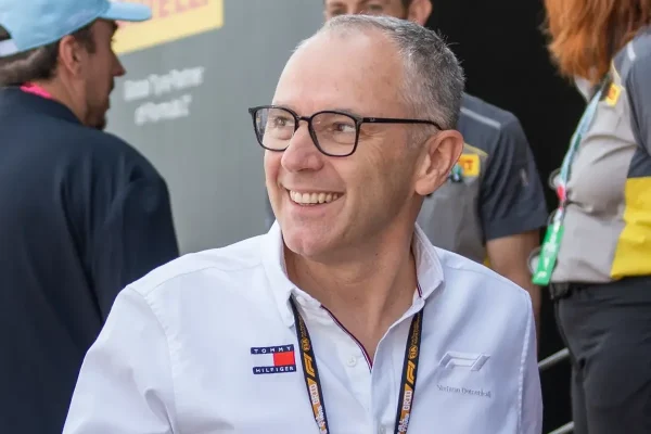 Attack on NFL and NBA: Formula 1 explains the US coup with Apple