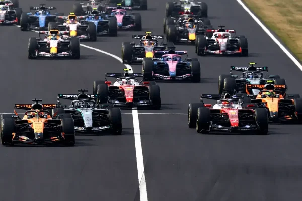 Bad starts: Wolff wants to send Mercedes drivers to driving school