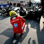 "Inspector Seb" is back: Hamilton takes a close look at Mercedes