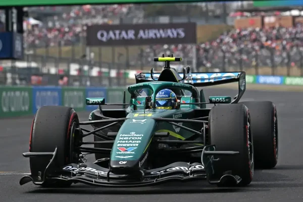 Goal achieved: First Grand Prix distance for Aston Martin by Fernando Alonso
