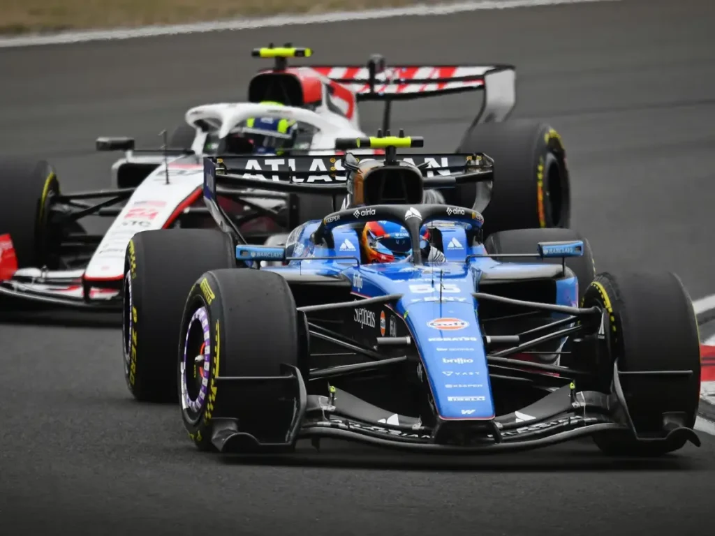 Photo for the news: Despite points from Carlos Sainz: Clear statement from James Vowles