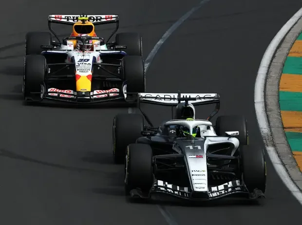 Foto zur News: Liam Lawson über Zweikampf mit Sergio Perez: 