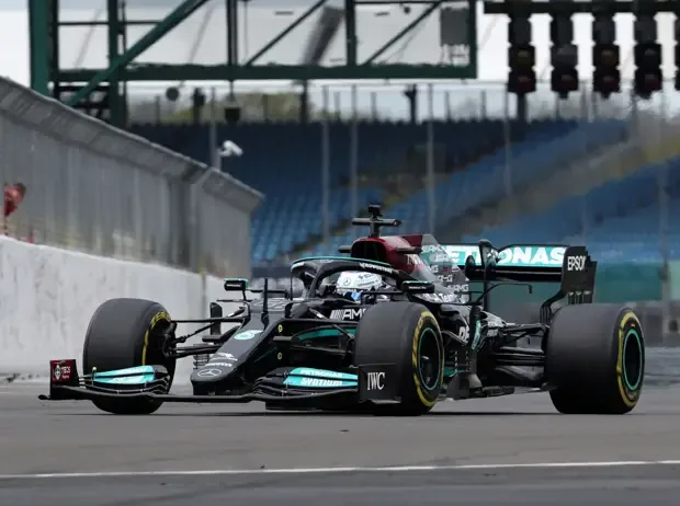 Photo for the news: As the first woman ever: Doriane Pin completes Formula 1 test with Mercedes