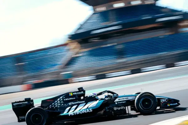 Formula 1 Test Nürburgring: Norris & Antonelli in front of a packed grandstand
