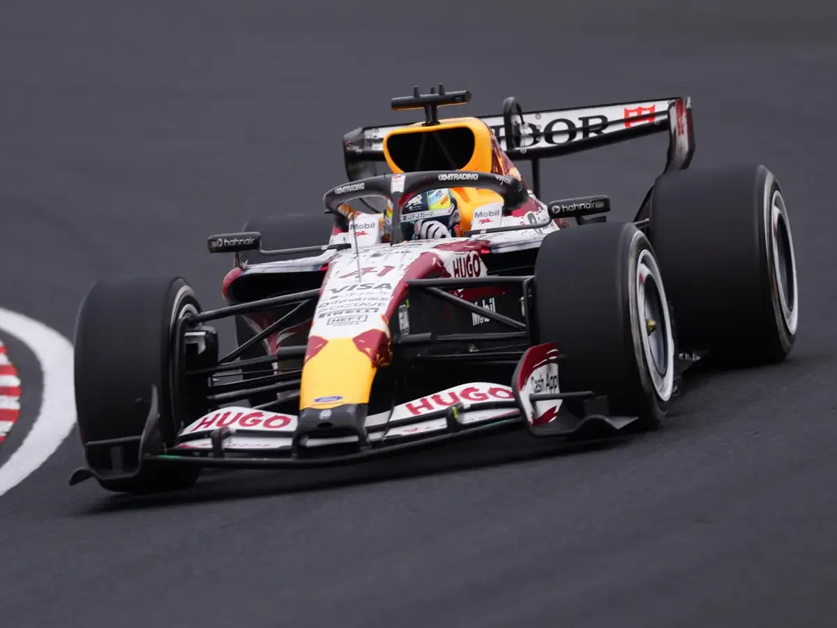 Moment of shock at Pirelli test: Arvid Lindblad crashes out with aquaplaning