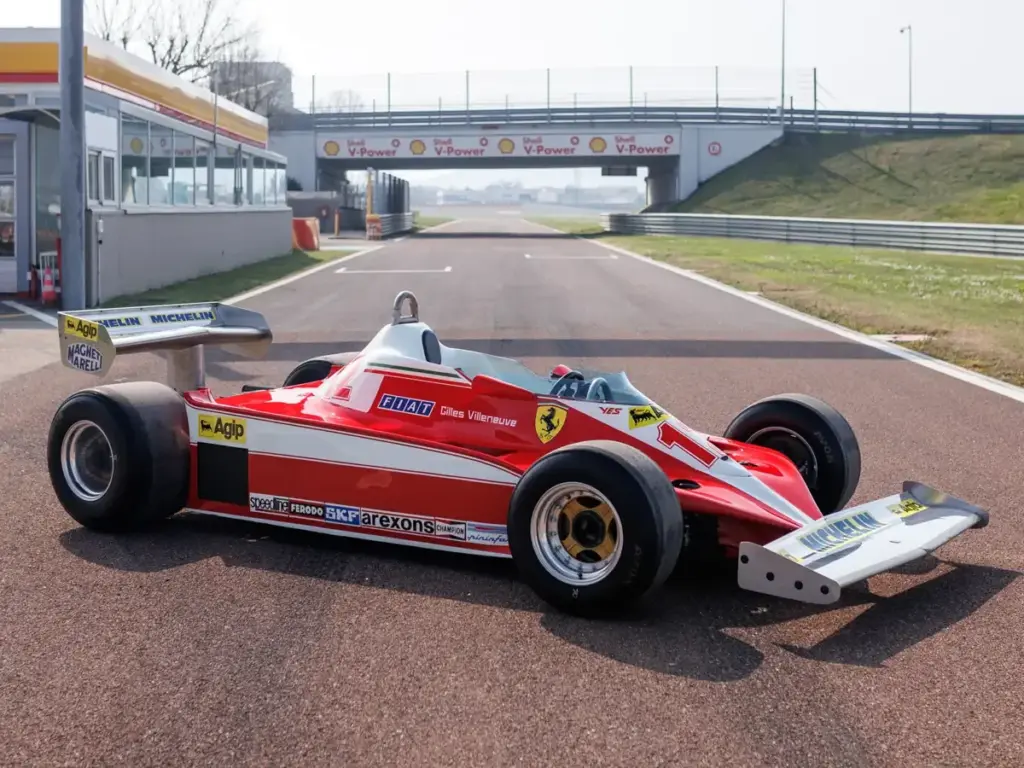 Foto zur News: Diese beiden Formel-1-Boliden von Ferrari kommen unter den Hammer