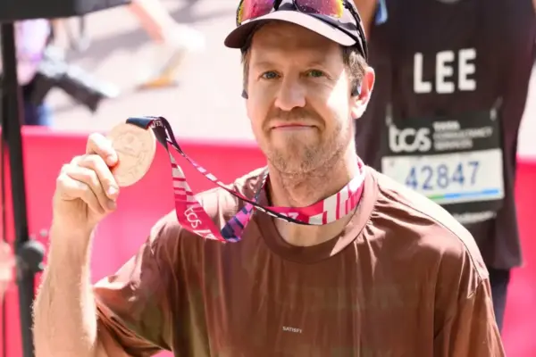 Sebastian Vettel runs London Marathon in under three hours