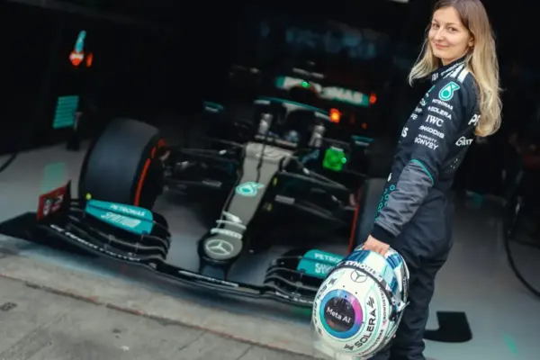 As the first woman ever: Doriane Pin completes Formula 1 test with Mercedes