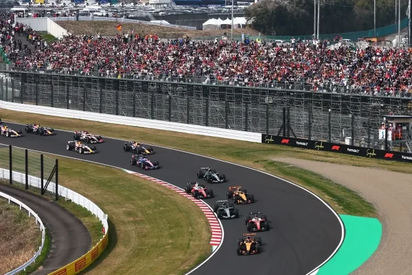 Sold-out race in Japan: 315.000 see next Antonelli victory