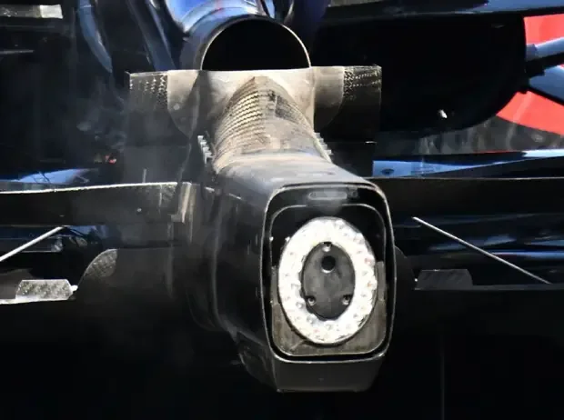 Photo for the news: Half a second advantage? A secret Ferrari weapon causes political controversy