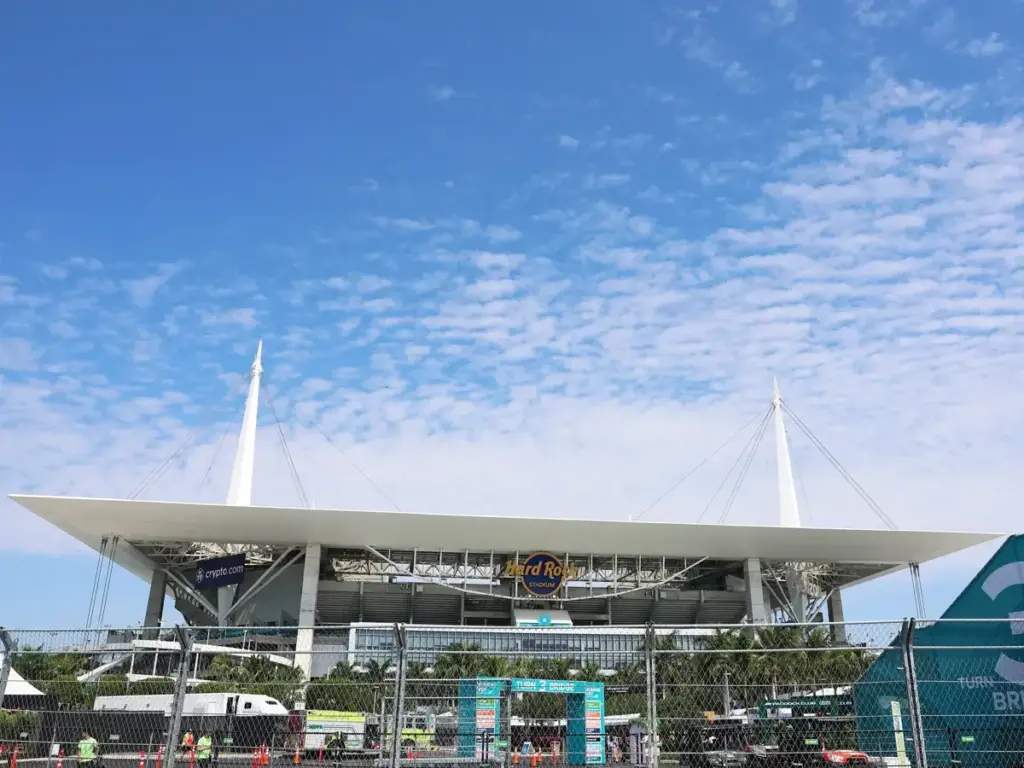 Foto zur News: Kleckern statt Klotzen: Paddock Club in Miami wächst