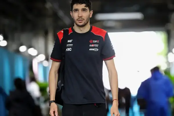 Ocon defends relationship with Haas team principal Komatsu