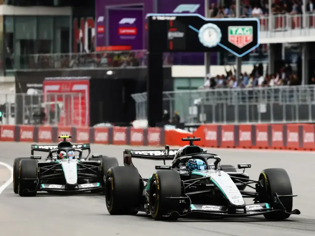 Foto zur News: Frieden bei Mercedes: Aussprache nach Sprint-Duell