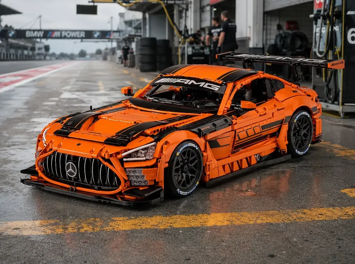 A Mercedes-AMG GT3 made from 5,466 pieces: The building block experiment
