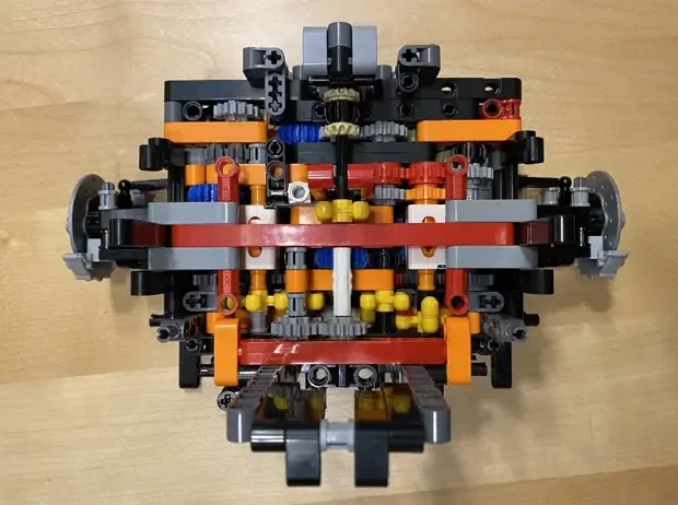 Photo for the news: A Mercedes-AMG GT3 made of 5,466 parts: The building block experiment