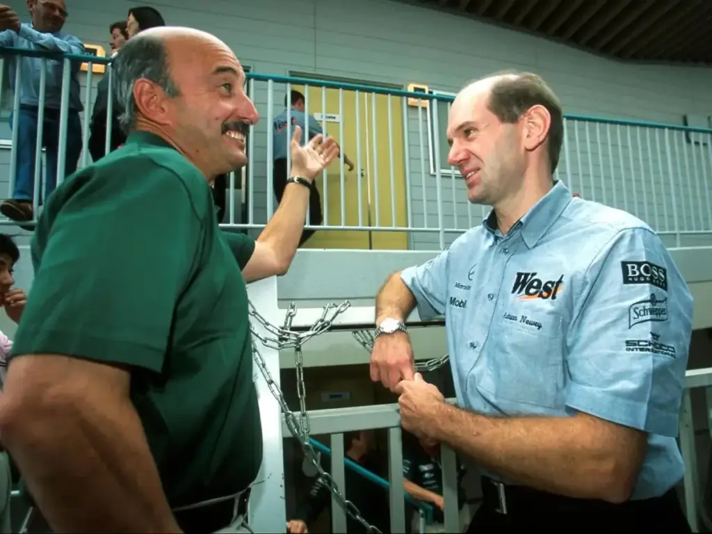 Foto zur News: Als Adrian Newey McLaren (nicht) in Richtung Jaguar verließ